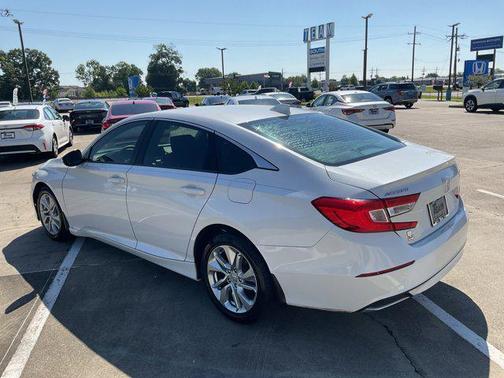 Platinum White Pearl 2019 Honda Accord LX