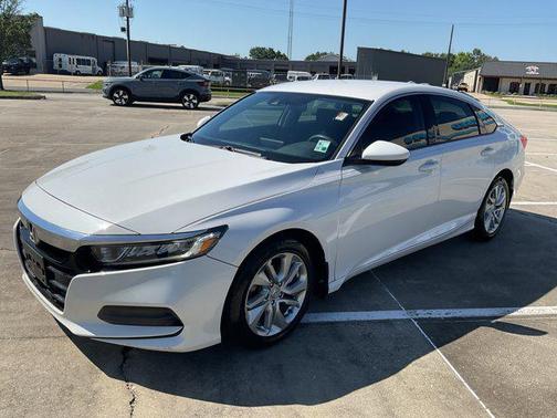 Platinum White Pearl 2019 Honda Accord LX