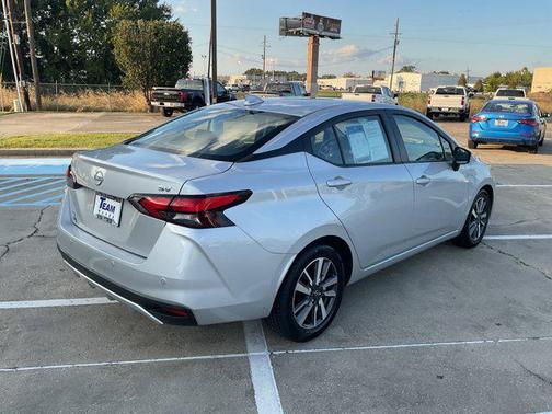 2023 Nissan Versa 1.6 SV
