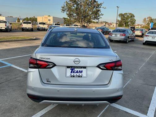 2023 Nissan Versa 1.6 SV