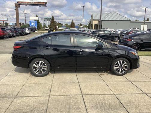 2023 Nissan Versa 1.6 SV