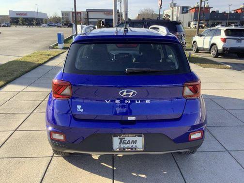 2025 Hyundai VENUE SEL