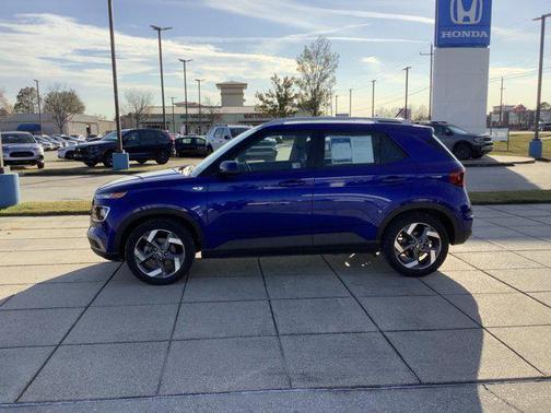 2025 Hyundai VENUE SEL