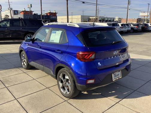 2025 Hyundai VENUE SEL