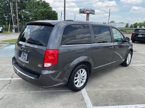 Granite Pearlcoat 2019 Dodge Grand Caravan SXT