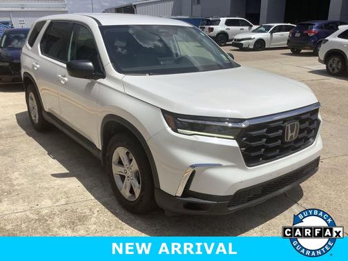 Platinum White Pearl 2023 Honda Pilot 2WD LX