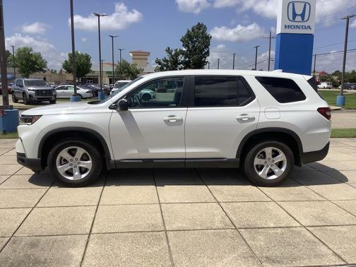 Platinum White Pearl 2023 Honda Pilot 2WD LX
