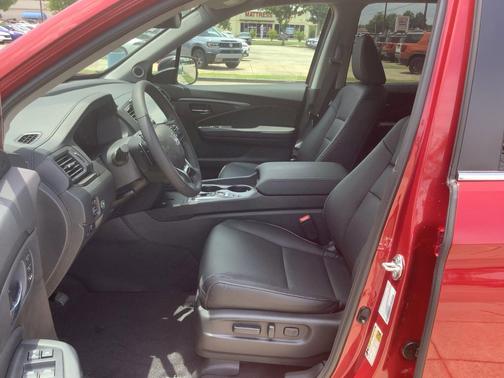 Radiant Red Metallic II 2026 Honda Ridgeline RTL