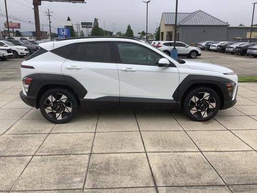 Atlas White 2024 Hyundai KONA SEL
