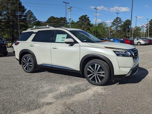 2024 Nissan Pathfinder Platinum