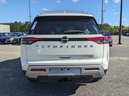 2024 Nissan Pathfinder Platinum