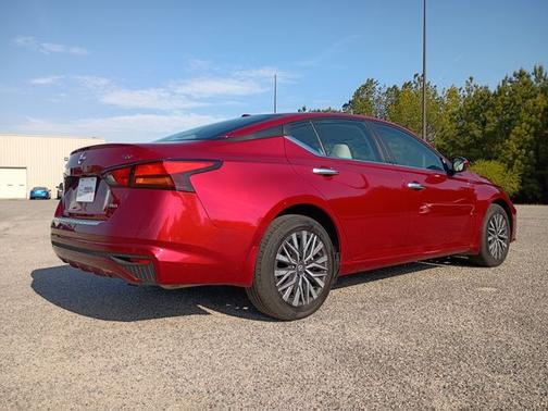 Scarlet Ember 2023 Nissan Altima 2.5 SV