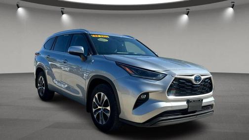 2021 Toyota Highlander Hybrid XLE