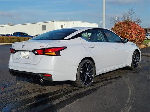 2025 Nissan Altima SR