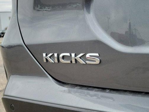 2025 Nissan Kicks Play S