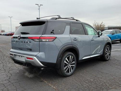 2025 Nissan Pathfinder Platinum