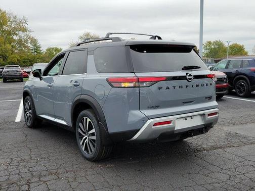 2025 Nissan Pathfinder Platinum