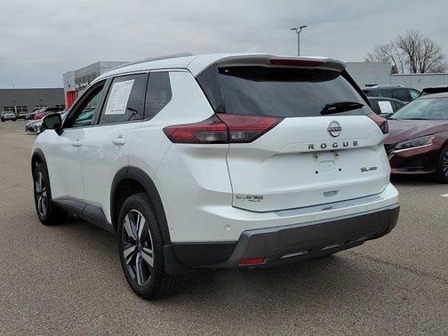 2024 Nissan Rogue SL