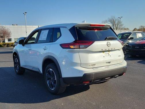 2025 Nissan Rogue SV