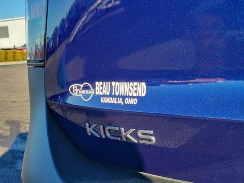 2025 Nissan Kicks SR