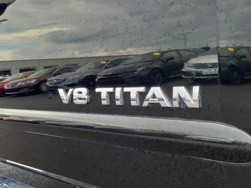 2015 Nissan Titan SV