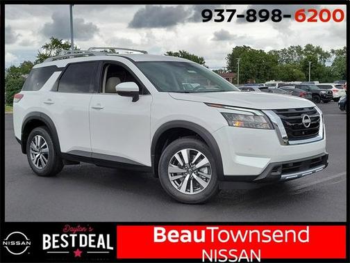 2025 Nissan Pathfinder SL