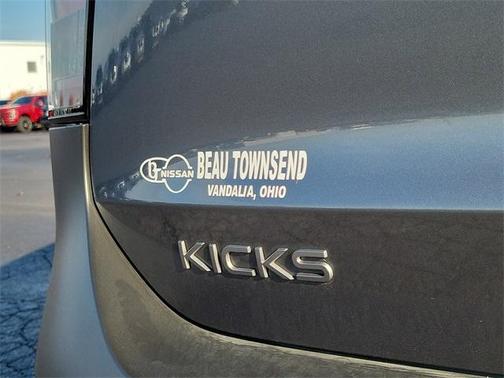 2025 Nissan Kicks SV