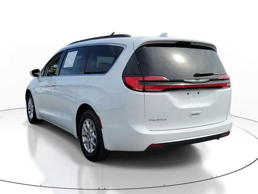 2022 Chrysler Pacifica Touring-L