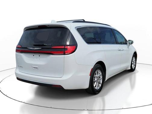 2022 Chrysler Pacifica Touring-L