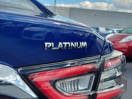 2023 Nissan Maxima Platinum