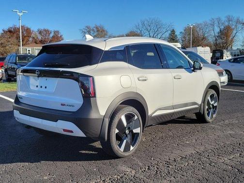 2025 Nissan Kicks SR