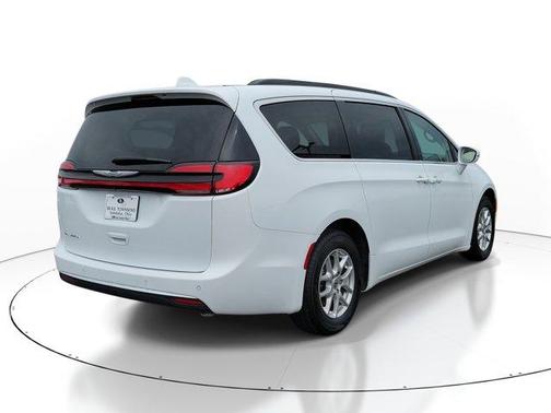 2022 Chrysler Pacifica Touring-L