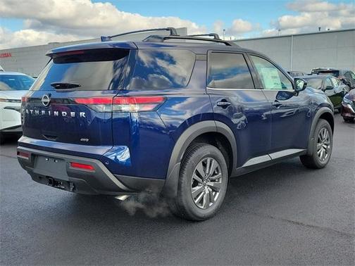 2025 Nissan Pathfinder SV