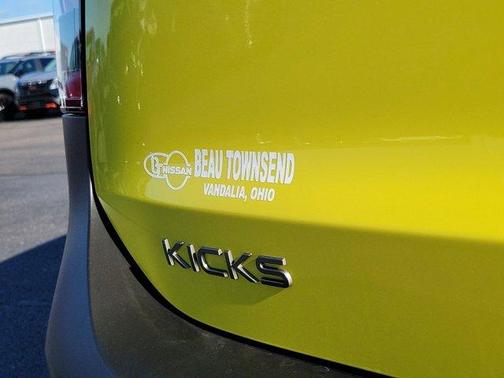 2025 Nissan Kicks SR