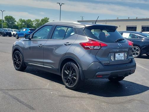 Gun Metallic 2020 Nissan Kicks SR
