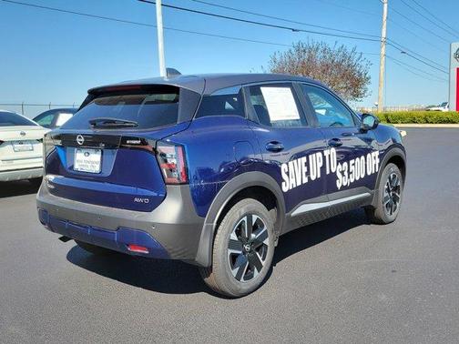 2025 Nissan Kicks SV