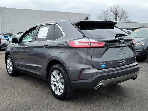 2022 Ford Edge Titanium