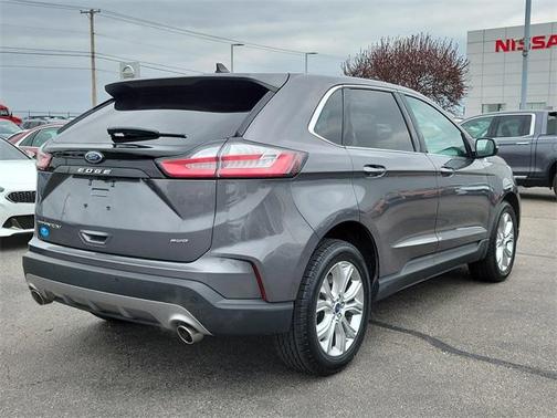 2022 Ford Edge Titanium
