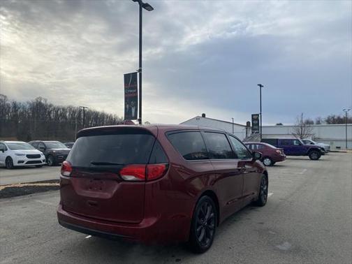 2020 Chrysler Pacifica Touring