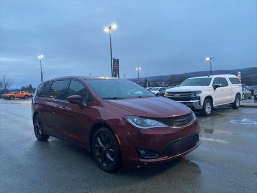 2020 Chrysler Pacifica Touring