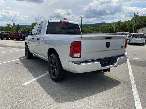 Photo 5 of 22 of 2019 RAM 1500 Classic Express
