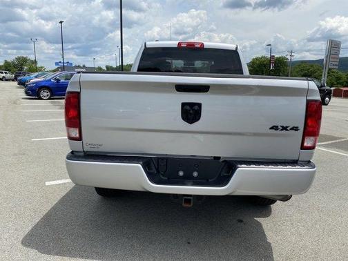 Photo 4 of 22 of 2019 RAM 1500 Classic Express