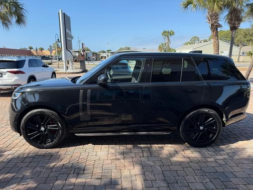2023 Land Rover Range Rover P400 SE SWB