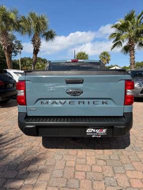 2022 Ford Maverick XL SuperCrew Pickup 4D 4 1/2 ft