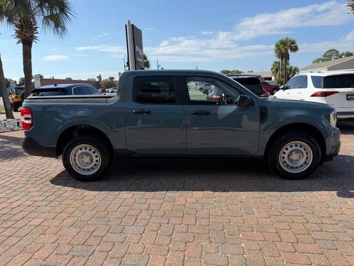 2022 Ford Maverick XL SuperCrew Pickup 4D 4 1/2 ft