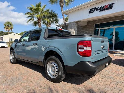 2022 Ford Maverick XL SuperCrew Pickup 4D 4 1/2 ft
