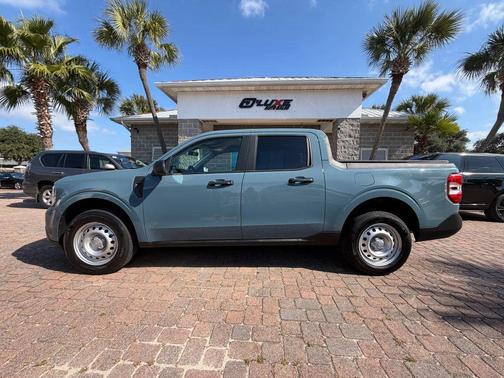 2022 Ford Maverick XL SuperCrew Pickup 4D 4 1/2 ft