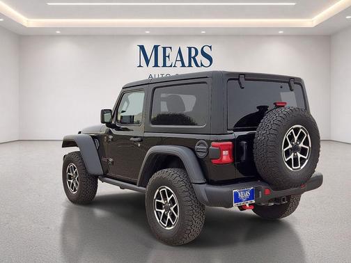 Black Clearcoat 2022 Jeep Wrangler Rubicon