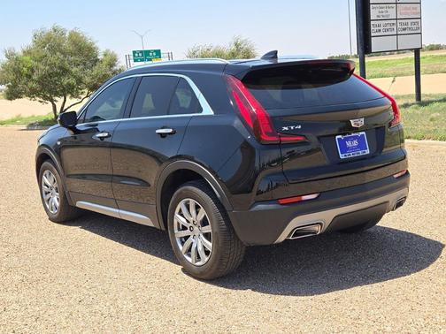 Stellar Black Metallic 2023 Cadillac XT4 Premium Luxury