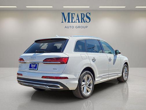2022 Audi Q7 55 Premium Plus